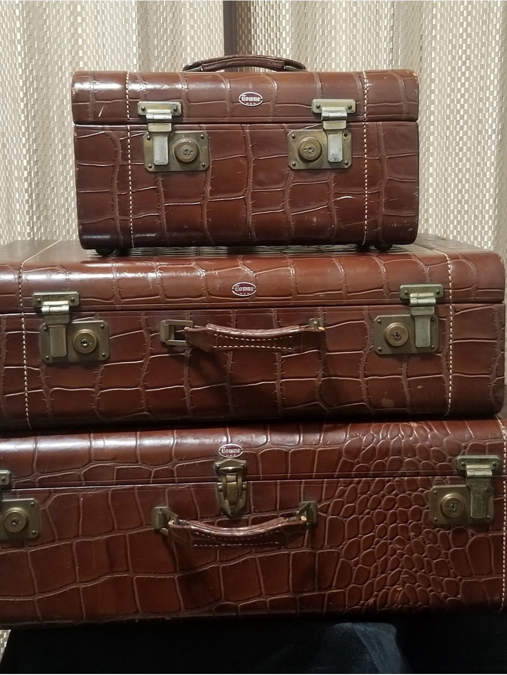 Vintage Brown Croc-Embossed Travel Case Set - Unbranded